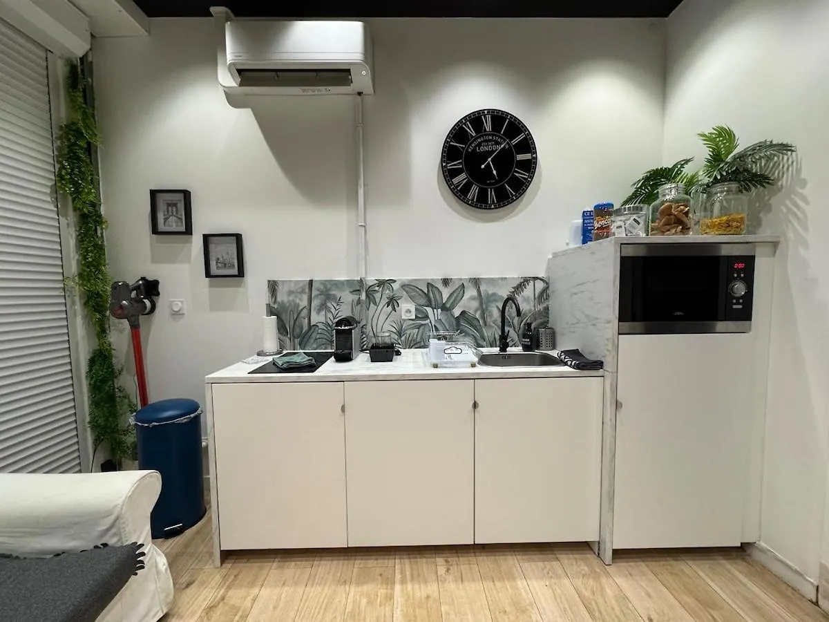 Studio Jungle With Breakfast And Video Projector Lyon 0*,  Frankrig